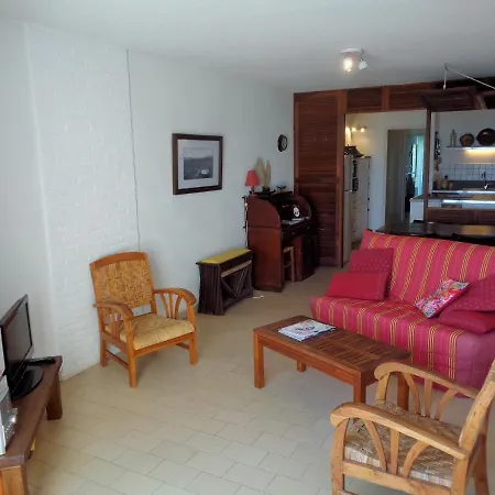 2 Chambres 1Ere Ligne Mer דירה *